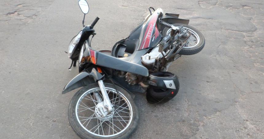 Una motociclista fracturada