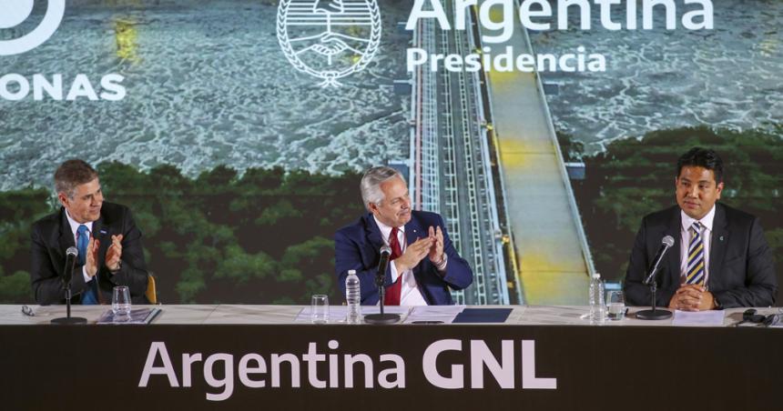 YPF y Petronas avanzaraacuten en un proyecto de GNL con una inversioacuten multimillonaria