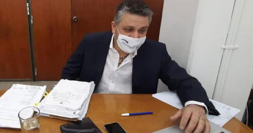 Un detenido por una estafa telefoacutenica en Intendente Alvear- se llevoacute 200000 y 1000 doacutelares
