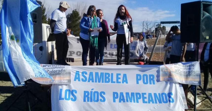 Maacutes llamados contra el odio