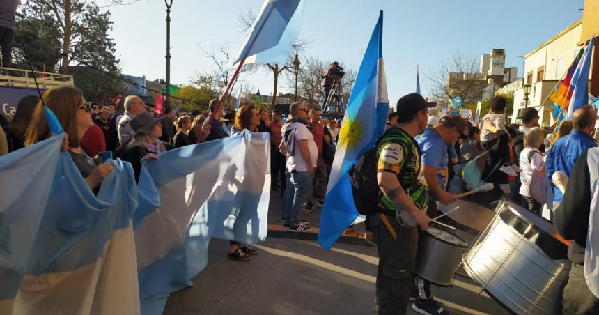 Atentado a Cristina- pampeanas y pampeanos sin distinciones de ninguacuten tipo nos unimos para repudiarlo