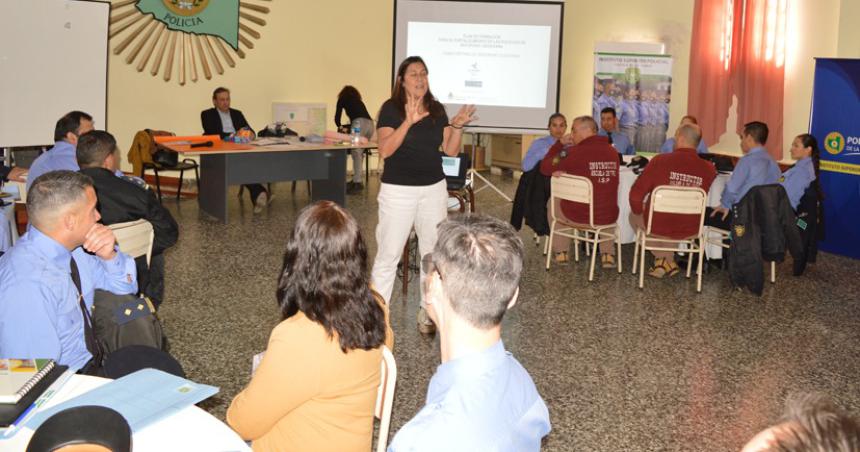 Dictaron una capacitacioacuten para mejorar la formacioacuten policial en la provincia