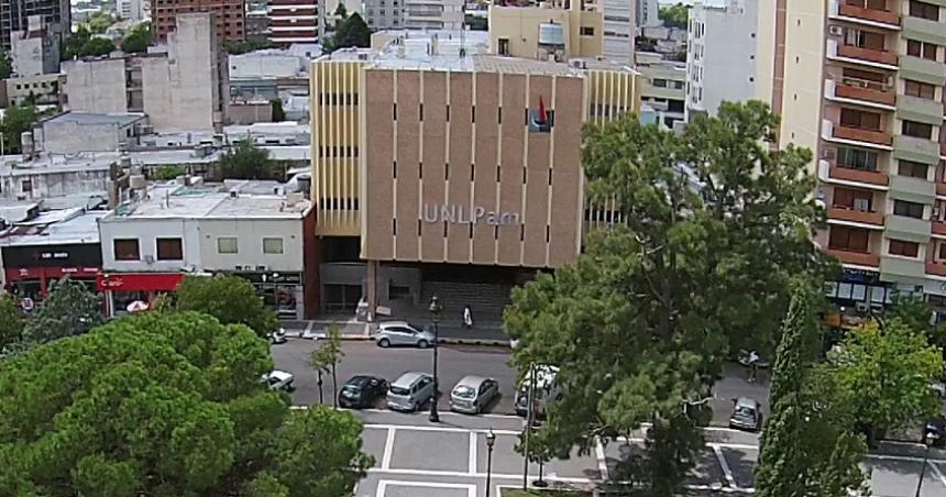 Colacioacuten en Pico y saludos por el 64deg aniversario  de la UNLPam