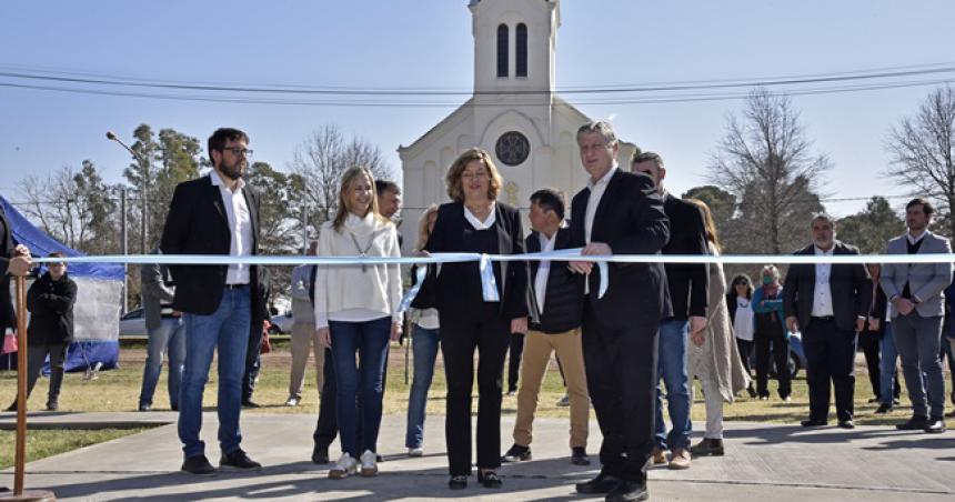 Ziliotto inauguroacute la plaza de Colonia San Joseacute y anuncioacute obras de conectividad