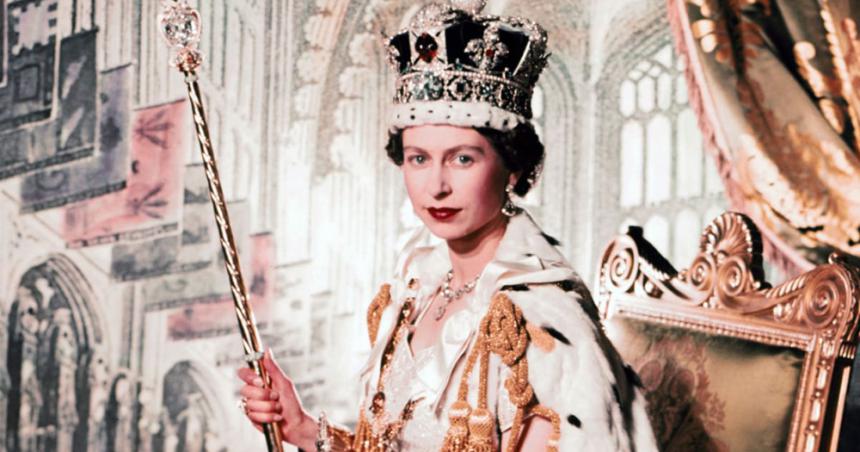  Murioacute la reina Isabel II
