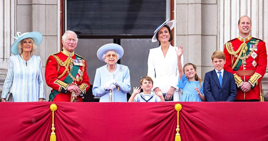  Murioacute la reina Isabel II