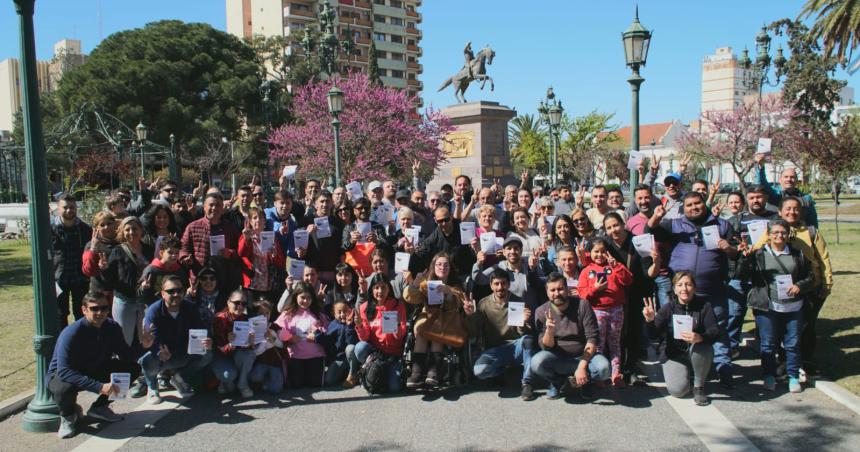 El PJ santarrosentildeo se movilizoacute en la plaza San Martiacuten