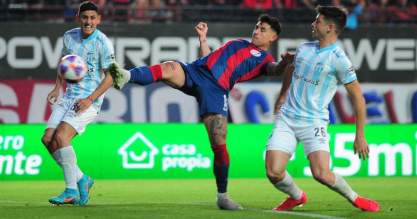 Atleacutetico Tucumaacuten empatoacute con San Lorenzo y es uacutenico liacuteder