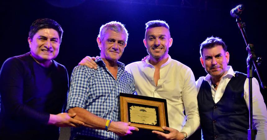 Los Caldenes festejo y plaqueta