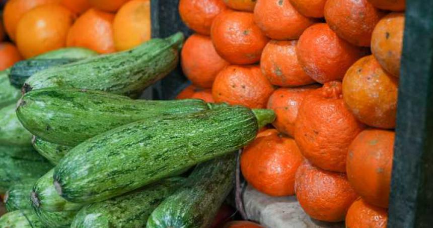 Verduras y almaceacuten las subas maacutes altas en alimentos