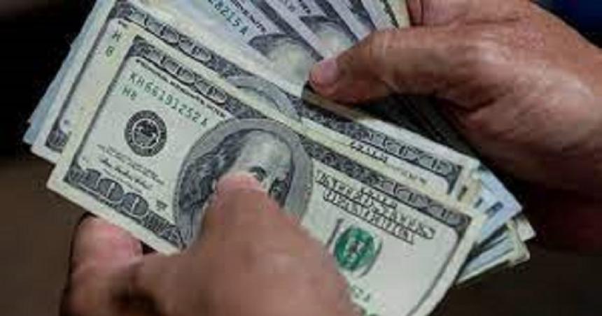 El Presupuesto incluye blanqueo de doacutelares para pagar importaciones y comprar viviendas usadas