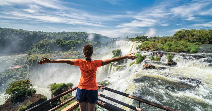 PreViaje 3- un milloacuten de turistas y un impacto econoacutemico superior a los 35000 millones