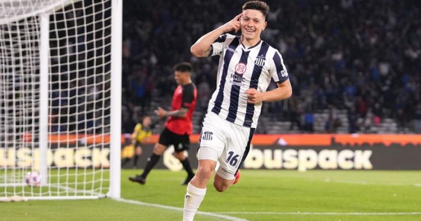 Talleres ganoacute con dos golazos del piquense Garro