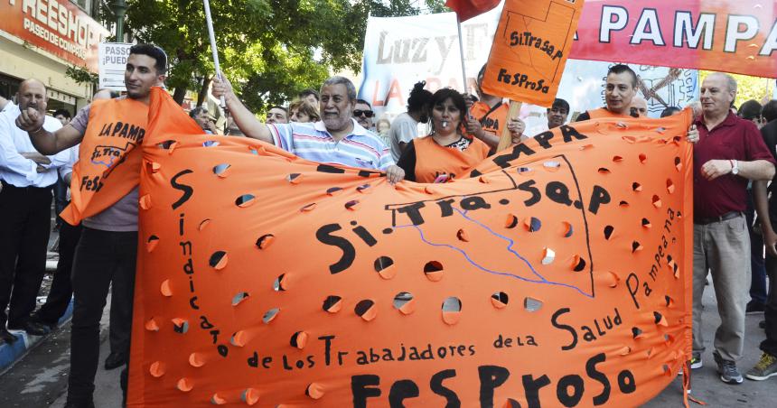 Reclaman que los sextos ingresen a planta por carrera sanitaria