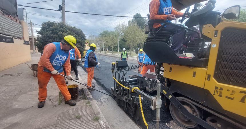 Maacutes obras de asfalto en Santa Rosa