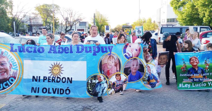 Marchas por Lucio en Pico y Santa Rosa a diez meses del crimen
