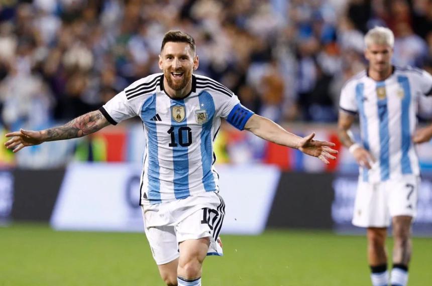 Argentina goleoacute a Jamaica con un doblete de Messi