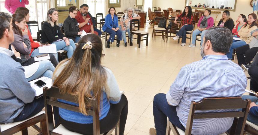 Concejales oficialistas ausentes en reunioacuten con trabajadoras de Geacutenero