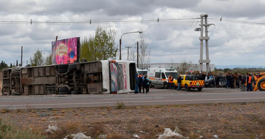 Imputaron al chofer del micro con hinchas de Boca accidentado