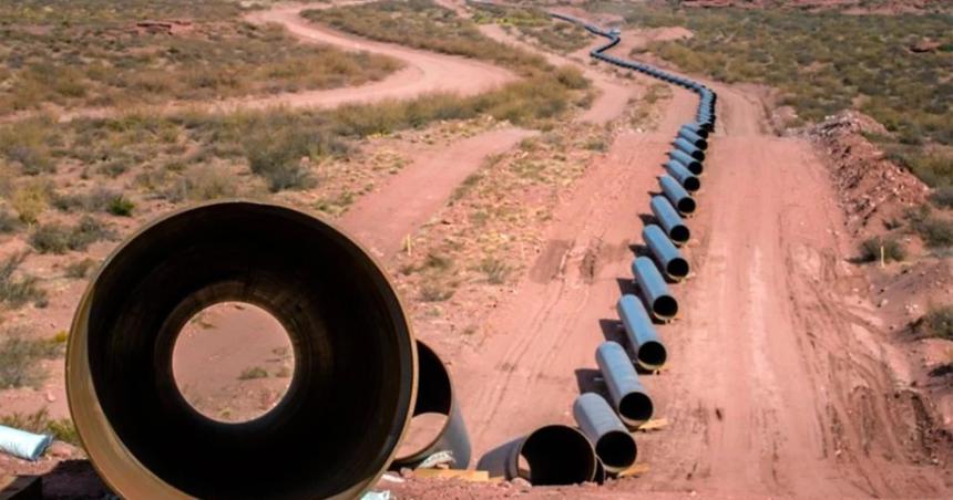 Protesta paraliza una faacutebrica de Techint que produce cantildeos para el gasoducto