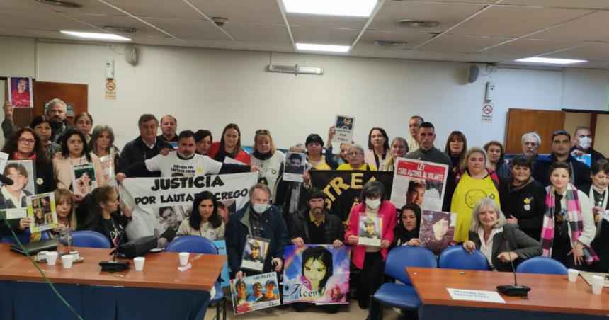 Estrellas Amarillas apuntoacute a Joseacute Luis Gioja por el freno al Alcohol Cero