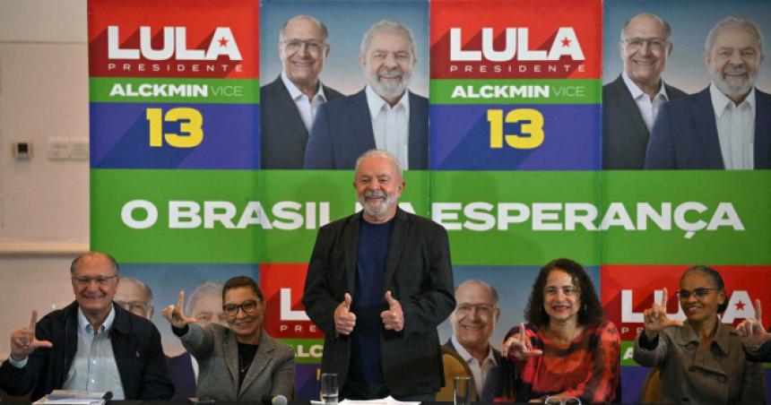 Lula a la pesca del voto de otros partidos