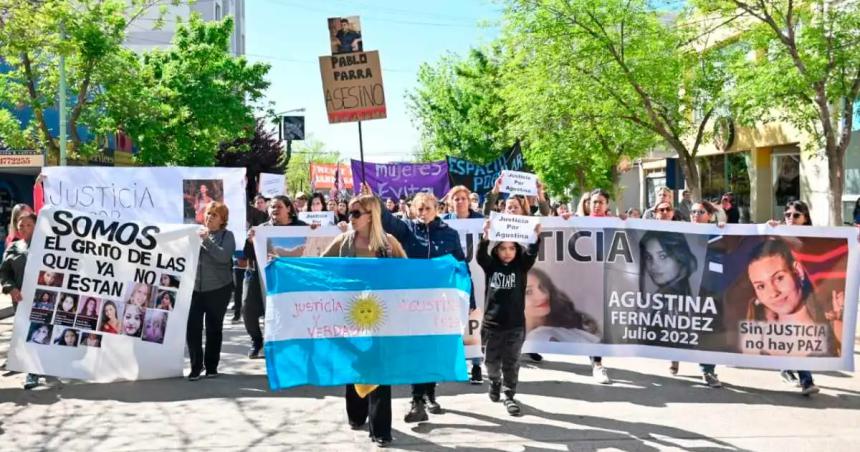 A tres meses del asesinato de Agustina Fernaacutendez pidieron Justicia en Cipolletti