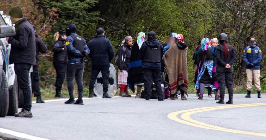 Mascardi- trasladan a las mujeres detenidas a Ezeiza