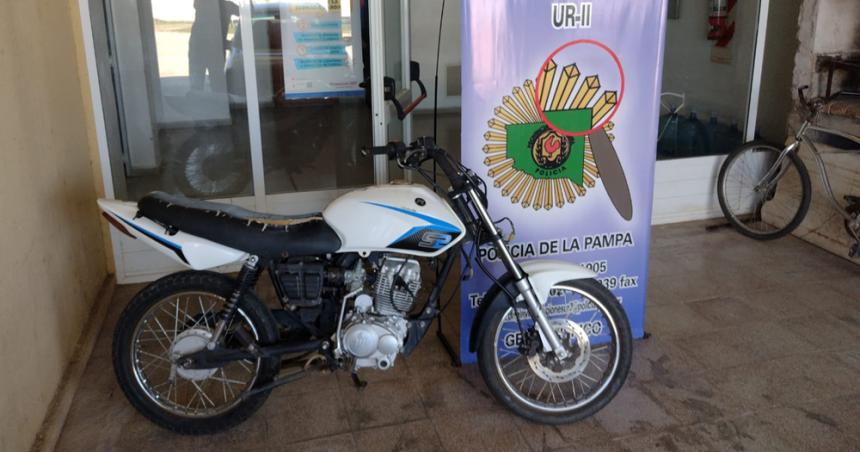 Recuperan una moto robada  en Trenel- hay dos demorados