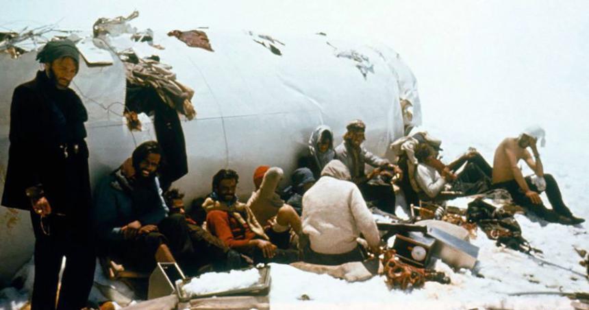 La tragedia de los Andes una historia del ser humano dicen dos sobrevivientes