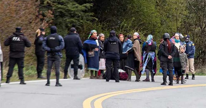Los mapuches rechazaron la citacioacuten al diaacutelogo con el Gobierno de Riacuteo Negro