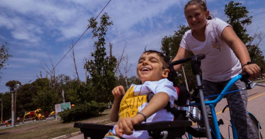 Discapacidad- familias reclaman por la uacutenica bici adaptada que tiene Santa Rosa