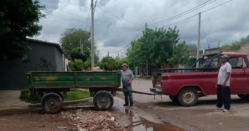 Arreglo vecinal ante la inaccioacuten municipal  
