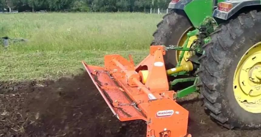 Mendoza- un nintildeo de 10 antildeos murioacute atrapado por el tractor que manejaba su padre