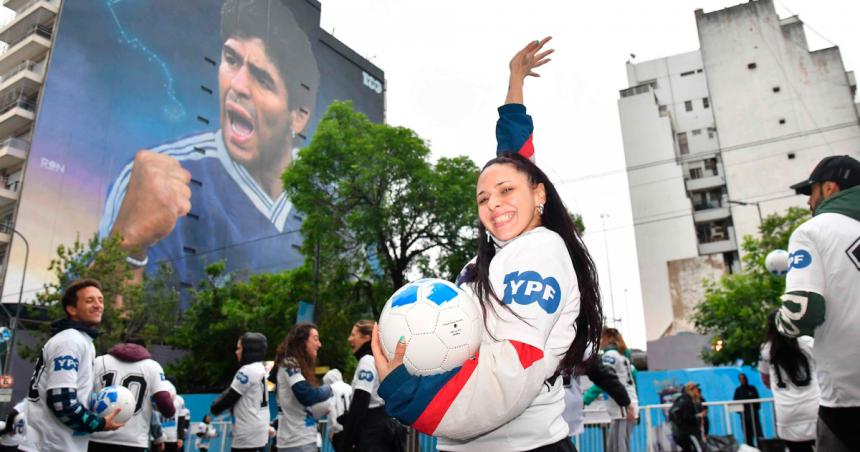 Inauguraron el mural maacutes grande del mundo en homenaje a Diego Maradona