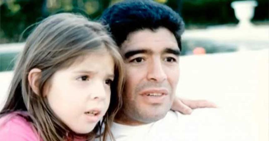 Dalma Maradona lanzoacute una emotiva cancioacuten para Diego en el diacutea que hubiese cumplido 62