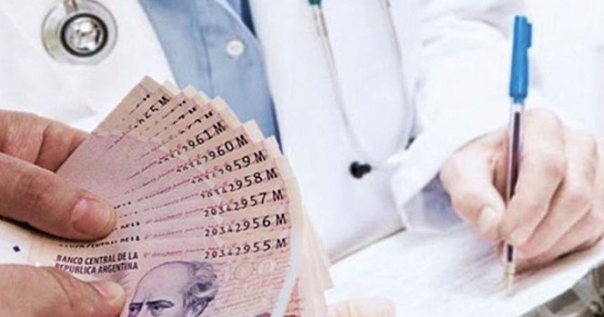 Desdoblaraacuten el aumento de diciembre de las prepagas y oficializaraacuten un bono para adultos sin ingresos