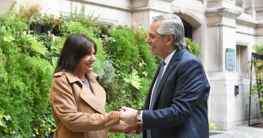 El Presidente se entrevistoacute con la alcaldesa de Pariacutes