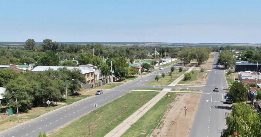 Toay- construyen veredas sobre daacutersenas de la Avenida 13 de Caballeriacutea