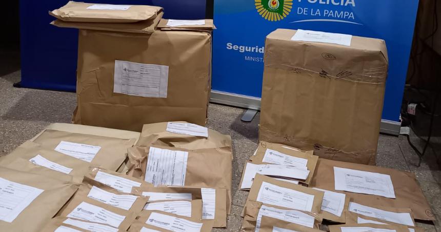 Allanamientos en Toay y Eduardo Castex por distribucioacuten de pornografiacutea infantil  