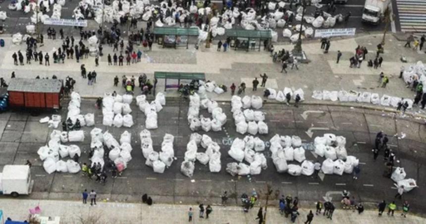 Funcionarios empresarios y dirigentes sociales a favor de una Ley de Envases