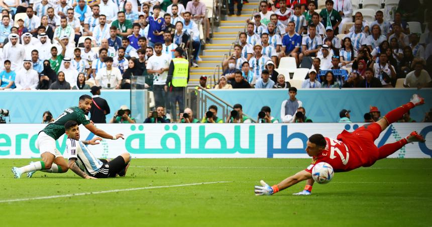 Argentina cayoacute en el debut ante Arabia Saudita y perdioacute el invicto