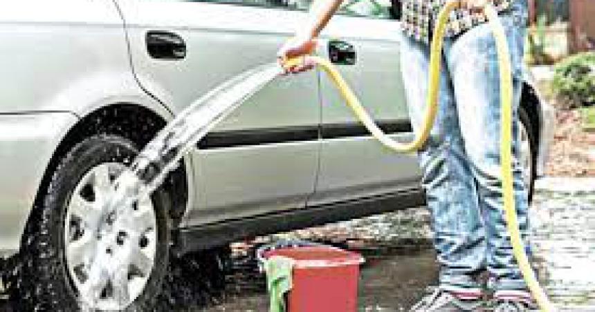 Rige nuevo horario para el riego lavado de autos y veredas