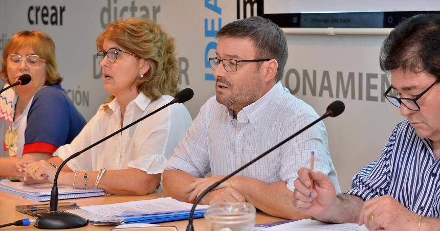 Educacioacuten- el ministro promete cubrir las necesidades del sistema