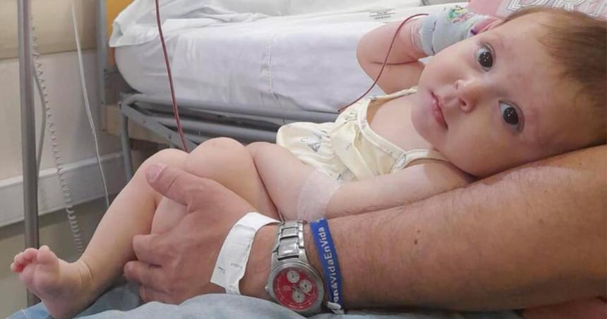 Lanzaron campantildea para encontrar donante de meacutedula para una nena achense de 8 meses