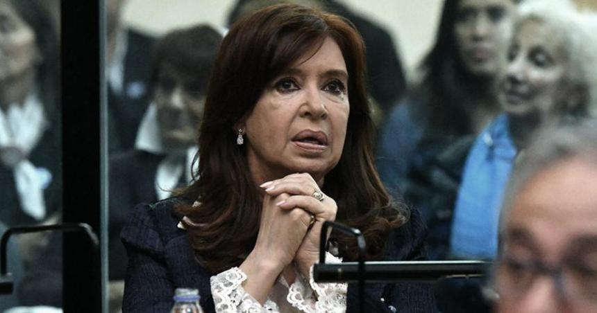 Condenaron a Cristina a 6 antildeos de prisioacuten e inhabilitacioacuten perpetua para ejercer cargos puacuteblicos