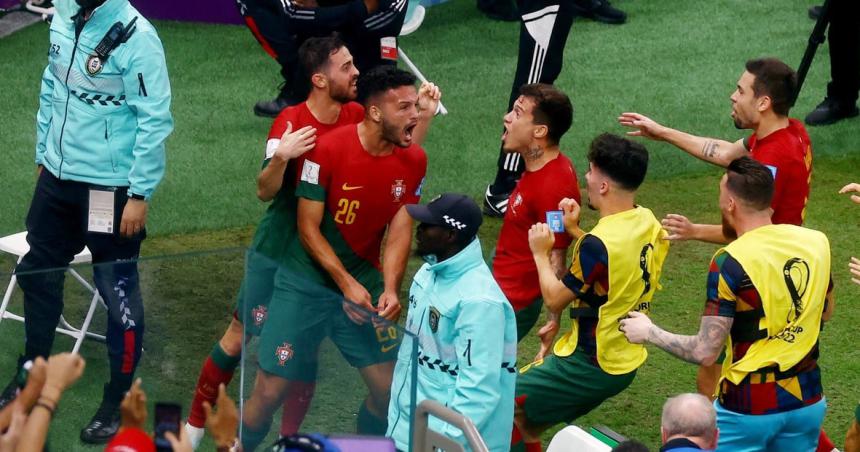 Portugal goleoacute 6 a 1 a Suiza y se metioacute en cuartos de final