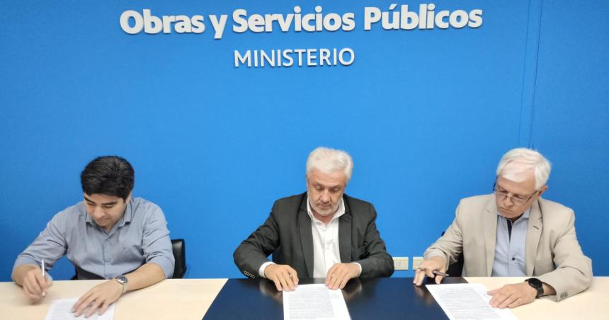 Toay se sumoacute a la limpieza y mantenimiento de canales pluviales