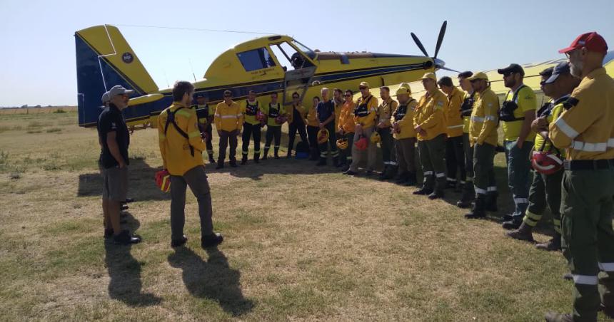 Capacitan personal sobre uso de medios aeacutereos para enfrentar incendios