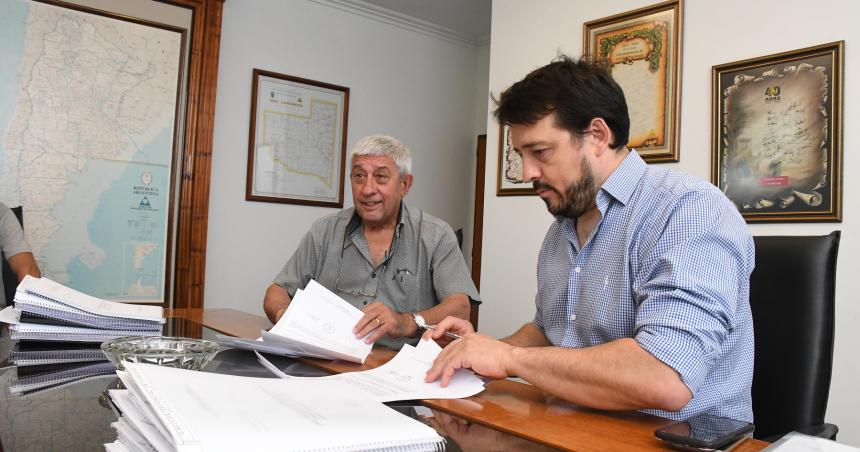 Firman contrato para iniciar la obra de la doble viacutea en la Ruta Provincial 1 
